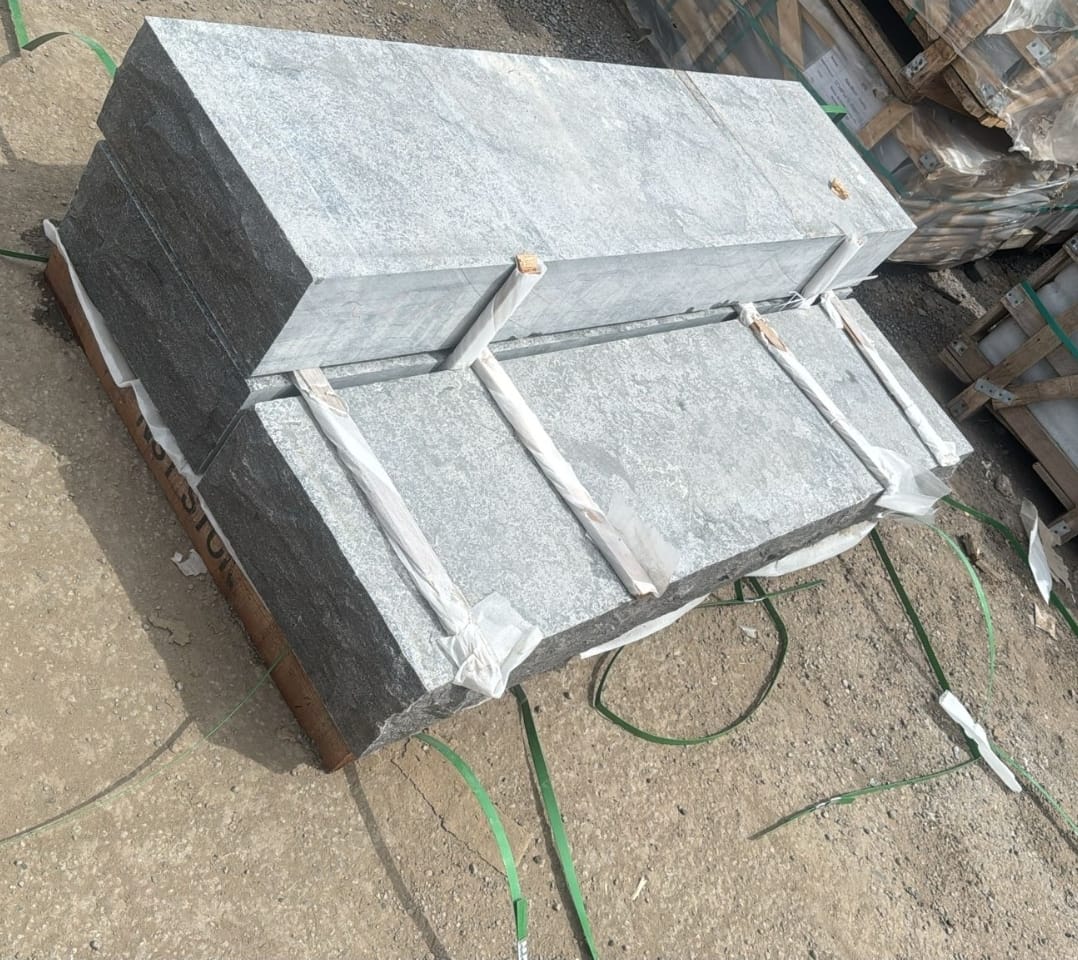 Silver four foot matching step filler stone